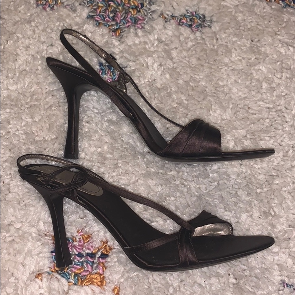 🤎VINTAGE STRAPPY CHOCOLATE SATIN HEELS🤎